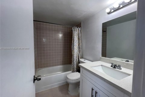Copropriété à louer à Cutler Bay, Floride: 2 chambres, 91.04 m2 № 1957537 - photo 12