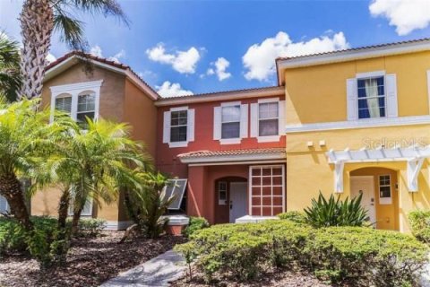 Adosado en venta en Kissimmee, Florida, 3 dormitorios, 120.31 m2 № 1904793 - foto 1