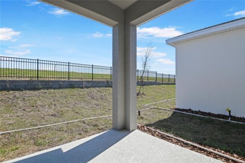 House in Lake Hamilton, Florida 3 bedrooms, 158.58 sq.m. № 2227156 - photo 13