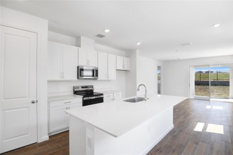 House in Lake Hamilton, Florida 3 bedrooms, 158.58 sq.m. № 2227156 - photo 5