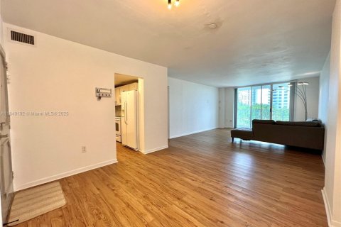 Condominio en alquiler en Aventura, Florida, 2 dormitorios, 113.34 m2 № 1936575 - foto 1