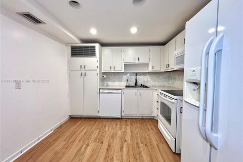 Condominio en alquiler en Aventura, Florida, 2 dormitorios, 113.34 m2 № 1936575 - foto 5