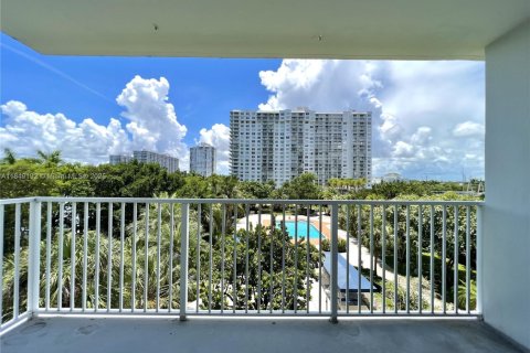 Copropriété à louer à Aventura, Floride: 2 chambres, 113.34 m2 № 1936575 - photo 24