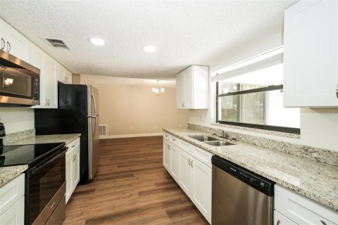 Купить виллу или дом в Спринг-Хилл, Флорида 10 комнат, 222.41м2, № 1840533 - фото 9