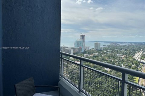 Condo in Miami, Florida, 1 bedroom  № 1960374 - photo 8