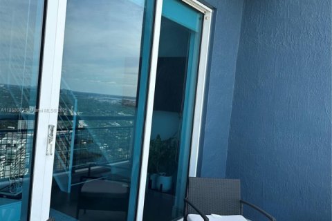 Condo in Miami, Florida, 1 bedroom  № 1960374 - photo 9