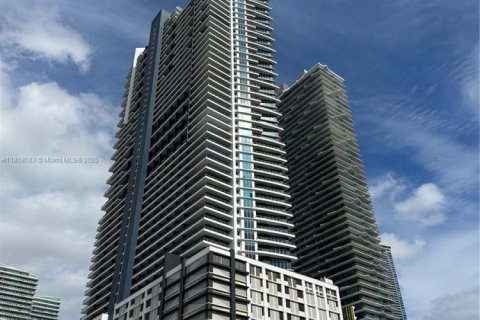 Condo in Miami, Florida, 1 bedroom  № 1960374 - photo 13