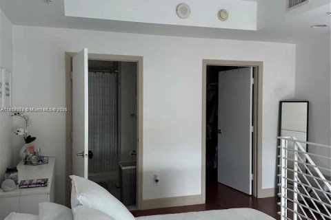 Condo in Miami, Florida, 1 bedroom  № 1960374 - photo 6