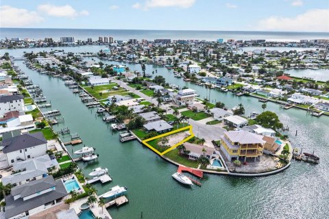 Land in Madeira Beach, Florida № 2272914 - photo 9