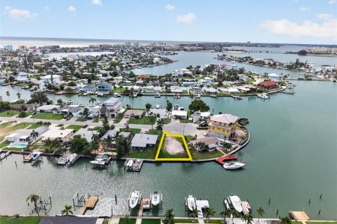 Land in Madeira Beach, Florida № 2272914 - photo 3