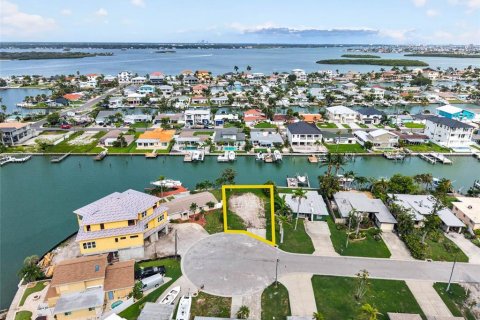 Land in Madeira Beach, Florida № 2272914 - photo 8