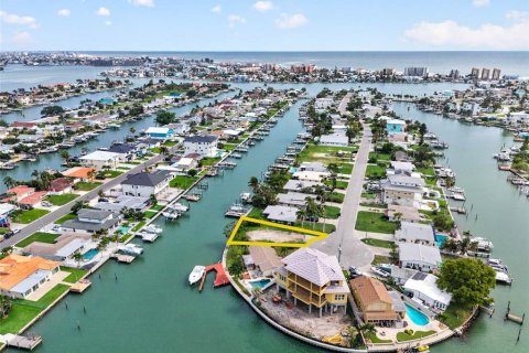 Land in Madeira Beach, Florida № 2272914 - photo 10