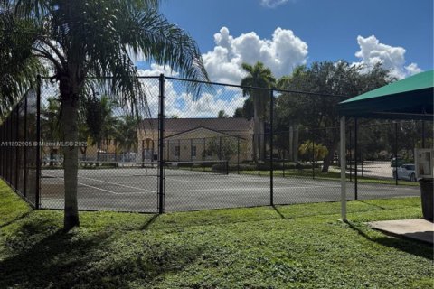 Touwnhouse à louer à Miami, Floride: 4 chambres, 184.41 m2 № 1946681 - photo 23