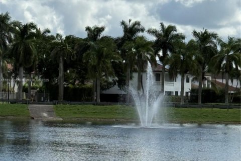 Touwnhouse à louer à Miami, Floride: 4 chambres, 184.41 m2 № 1946681 - photo 20
