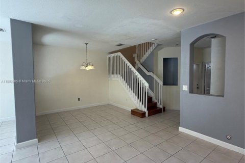 Touwnhouse à louer à Miami, Floride: 4 chambres, 184.41 m2 № 1946681 - photo 6
