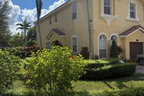 Touwnhouse à louer à Miami, Floride: 4 chambres, 184.41 m2 № 1946681 - photo 3