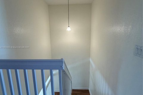 Touwnhouse à louer à Miami, Floride: 4 chambres, 184.41 m2 № 1946681 - photo 19