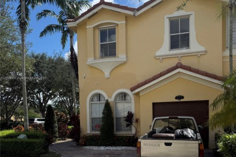 Touwnhouse à louer à Miami, Floride: 4 chambres, 184.41 m2 № 1946681 - photo 1
