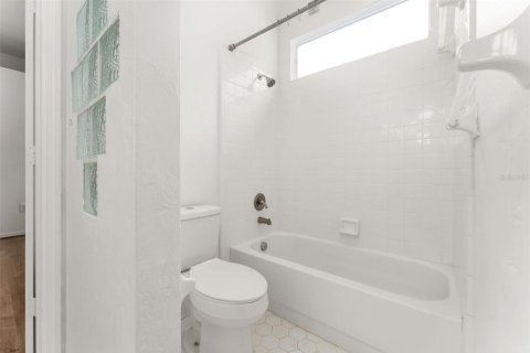Villa ou maison à vendre à Gainesville, Floride: 4 chambres, 238.39 m2 № 2133123 - photo 23