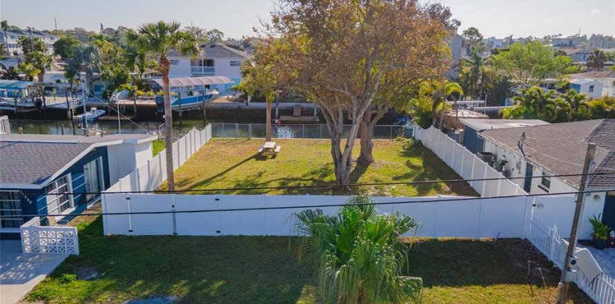 Terreno en Hudson, Florida № 1734686