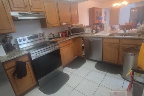 Duplex in Orlando, Florida 3 bedrooms, 121.89 sq.m. № 2119623 - photo 10