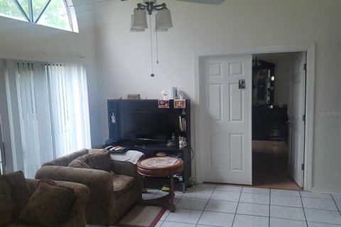 Duplex in Orlando, Florida 3 bedrooms, 121.89 sq.m. № 2119623 - photo 12