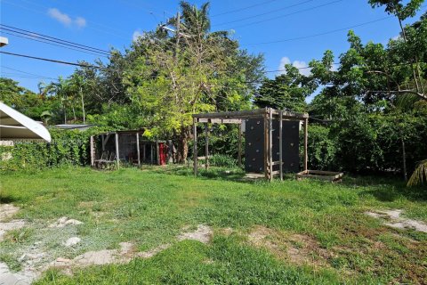 House in North Miami Beach, Florida 4 bedrooms, 116.13 sq.m. № 2286897 - photo 16
