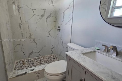 House in North Miami Beach, Florida 4 bedrooms, 116.13 sq.m. № 2286897 - photo 15