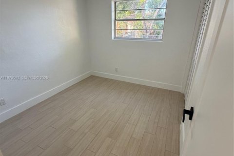 Снять в аренду виллу или дом в Суитуотер, Флорида 3 спальни, 142.7м2, № 2033514 - фото 11