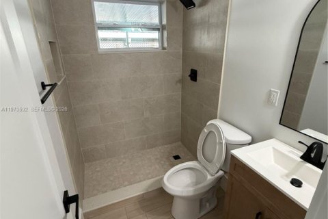 Снять в аренду виллу или дом в Суитуотер, Флорида 3 спальни, 142.7м2, № 2033514 - фото 5