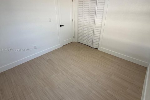 Снять в аренду виллу или дом в Суитуотер, Флорида 3 спальни, 142.7м2, № 2033514 - фото 10