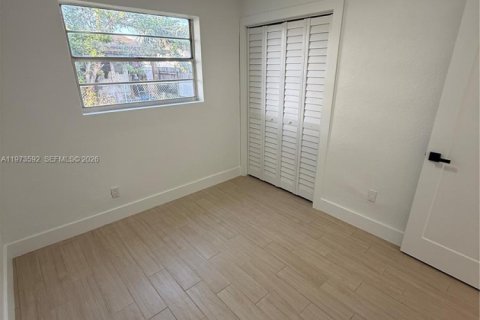 Снять в аренду виллу или дом в Суитуотер, Флорида 3 спальни, 142.7м2, № 2033514 - фото 12