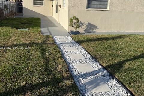 Дом в Суитуотер, Флорида 3 спальни, 142.7м2 № 2033514