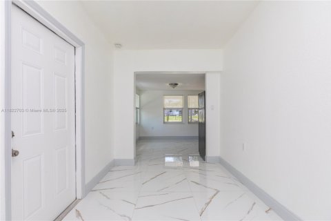 Casa en venta en North Miami Beach, Florida, 2 dormitorios, 64.66 m2 № 1790218 - foto 4