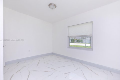Casa en venta en North Miami Beach, Florida, 2 dormitorios, 64.66 m2 № 1790218 - foto 19