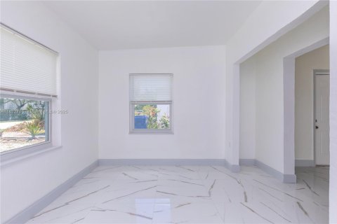 Casa en venta en North Miami Beach, Florida, 2 dormitorios, 64.66 m2 № 1790218 - foto 22