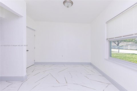 Casa en venta en North Miami Beach, Florida, 2 dormitorios, 64.66 m2 № 1790218 - foto 20