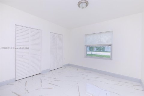 Casa en venta en North Miami Beach, Florida, 2 dormitorios, 64.66 m2 № 1790218 - foto 23