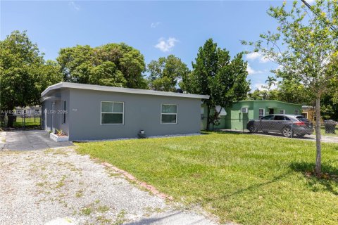 Casa en venta en North Miami Beach, Florida, 2 dormitorios, 64.66 m2 № 1790218 - foto 14
