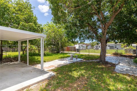 Casa en venta en North Miami Beach, Florida, 2 dormitorios, 64.66 m2 № 1790218 - foto 9