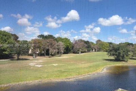 Condominio en venta en Tamarac, Florida, 2 dormitorios, 102.19 m2 № 1947901 - foto 15