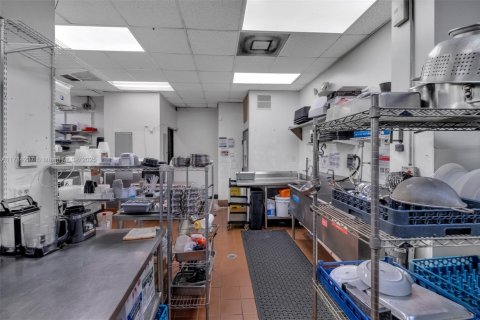 Commercial property in Miami, Florida № 1706050 - photo 27