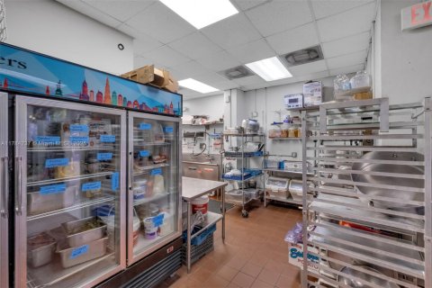 Commercial property in Miami, Florida № 1706050 - photo 30