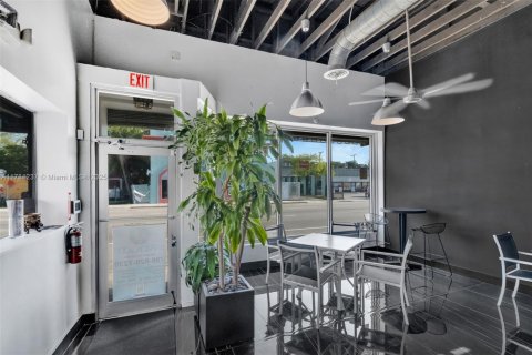 Commercial property in Miami, Florida № 1706050 - photo 7