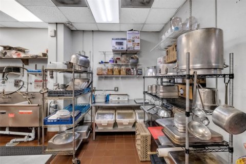 Commercial property in Miami, Florida № 1706050 - photo 29