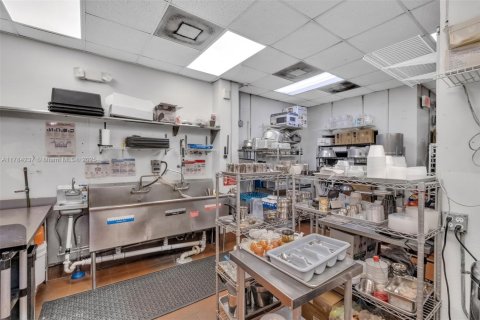 Commercial property in Miami, Florida № 1706050 - photo 23