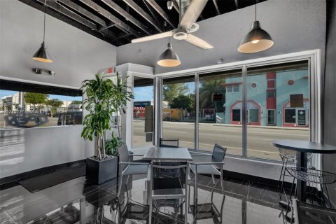 Commercial property in Miami, Florida № 1706050 - photo 8