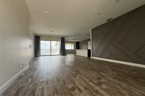 Casa en alquiler en Pembroke Pines, Florida, 4 dormitorios, 218.51 m2 № 2036135 - foto 3