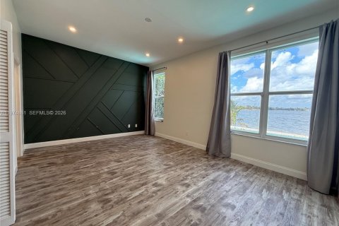 Casa en alquiler en Pembroke Pines, Florida, 4 dormitorios, 218.51 m2 № 2036135 - foto 11