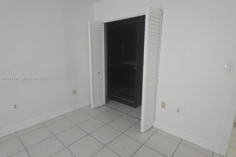Touwnhouse à louer à Hialeah, Floride: 3 chambres, 95.69 m2 № 1976906 - photo 9